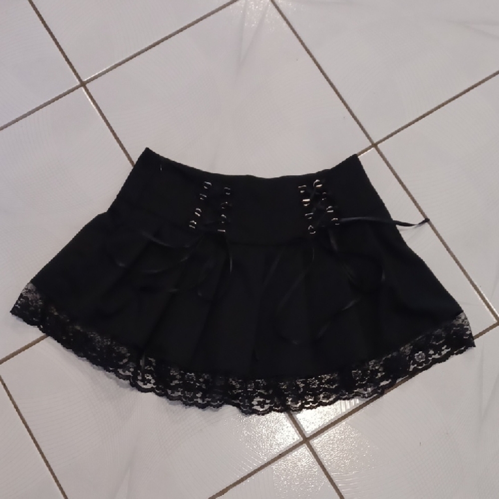 4/$80 Black Ruffled Skater Mini Skirt - Size XS (US 2)